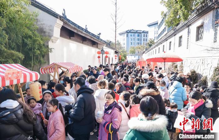 浙江杭州：新春文化集“预热”春节氛围