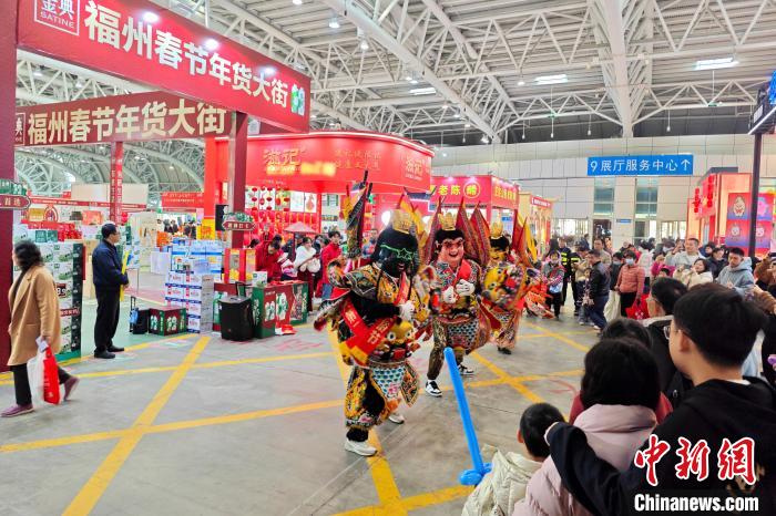福建福州：年货大会购销两旺