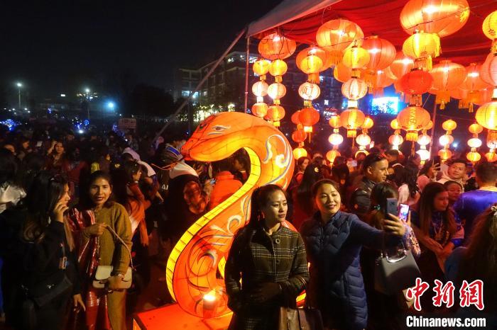 乙巳蛇年新春邂逅塔芒族新年 中尼加德满都共庆佳节