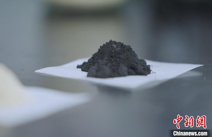 中国科研团队研发低成本生物质钠电新材料