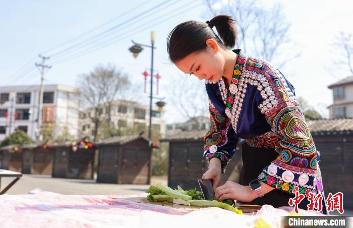 贵州玉屏：春天侗家“社饭”飘香