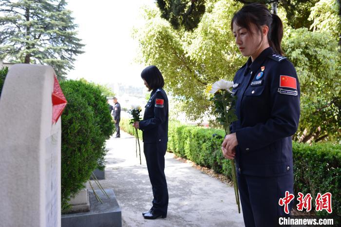 170公里边境线上闪亮的精神坐标