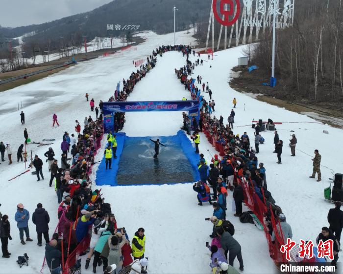 吉林雪季收官：雪场打造“新玩法”迎春