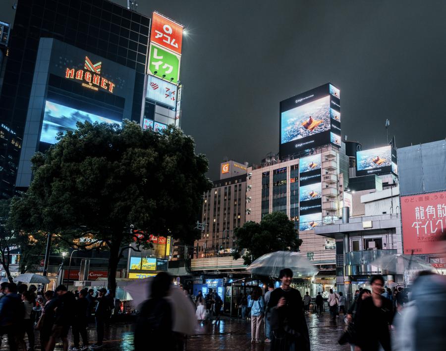 让全世界看见！可灵AI全球首支用户共创短片点亮五大世界地标