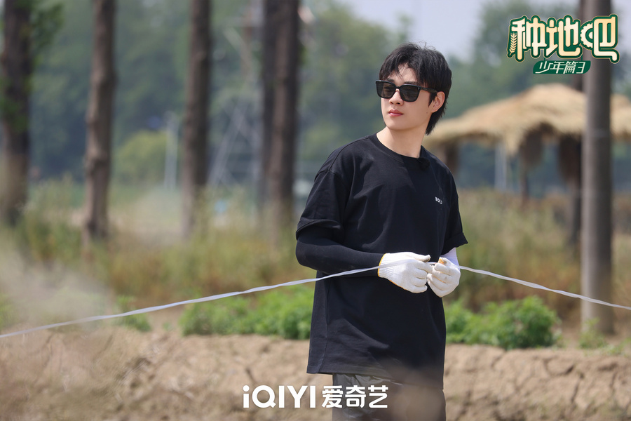 《种地吧3》后陡门插秧日圆满落幕 少年带领同学感受劳动意义