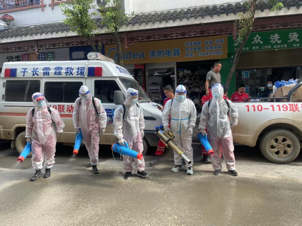 有一分热，发一分光——贵州榕江灾后重建中的志愿服务力量