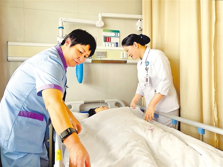 河南：“免陪照护”运行月余效果如何