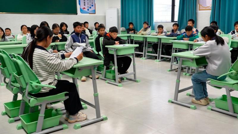 江西峡江：模拟法庭进校园 多彩普法润民心