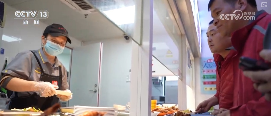 敞开“怀抱”创新服务新就业群体 凝“新”聚力织密保障网、铺就发展路